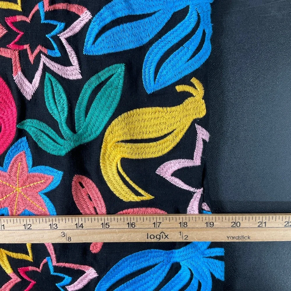 ANDREE BY UNIT vibrant floral